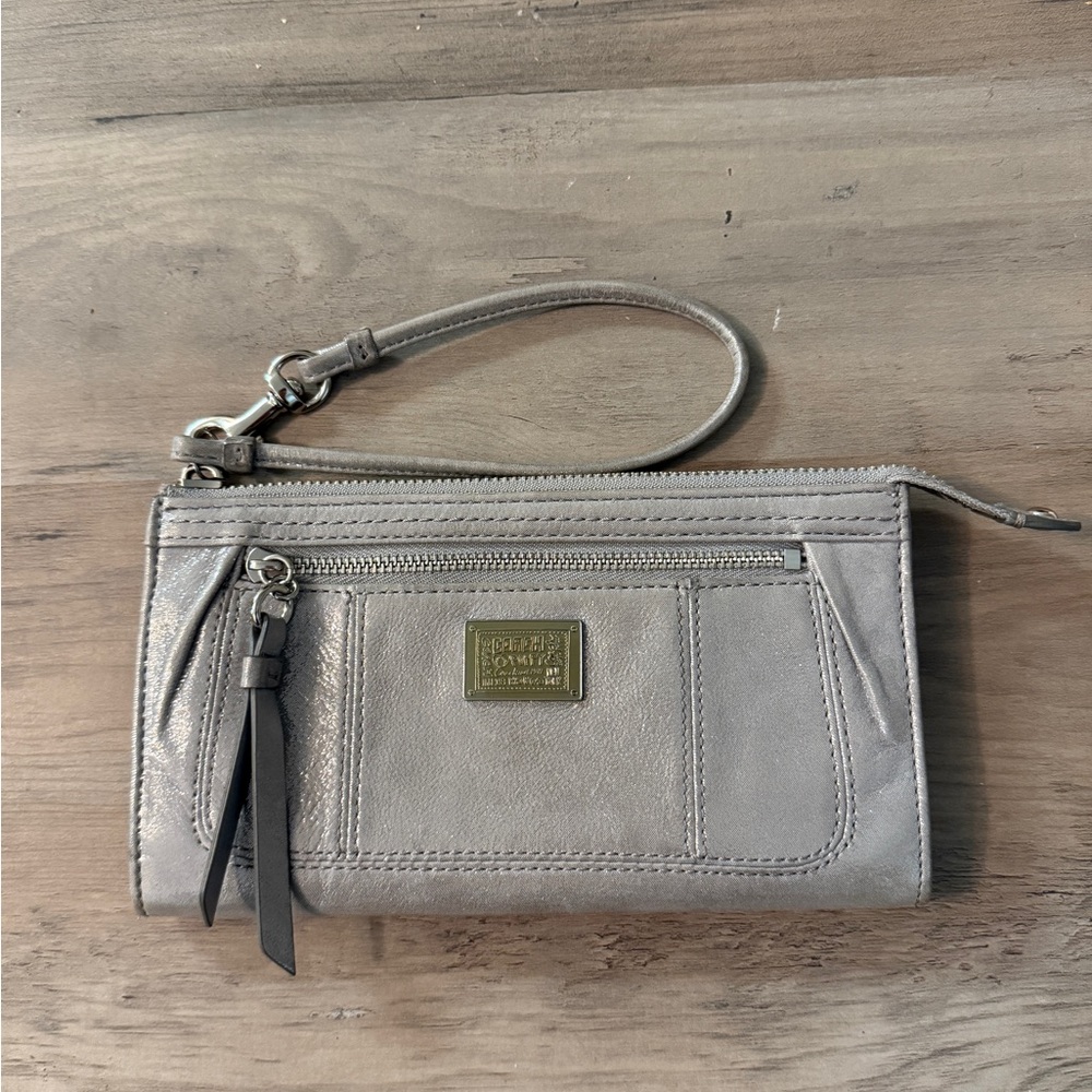 Coach Poppy Metallic Silver Wristlets Clutch